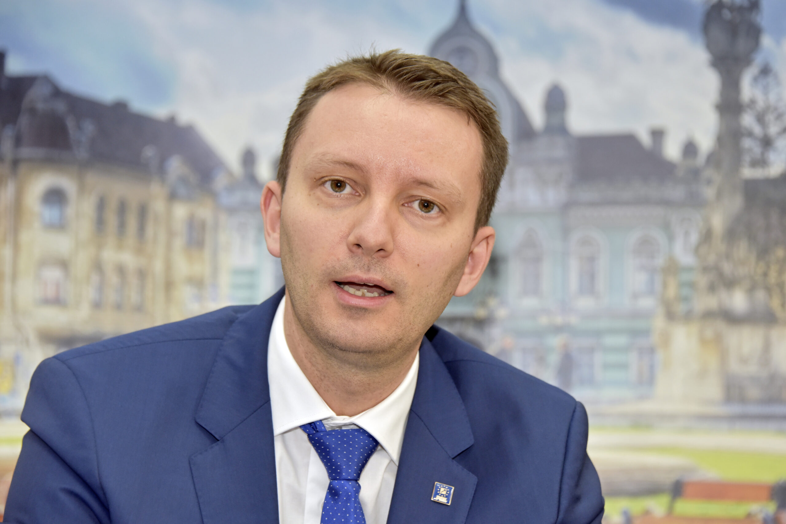 Patriarhia Română reacționează la supozițiile premierului desemnat privind prezența agenților în biserică