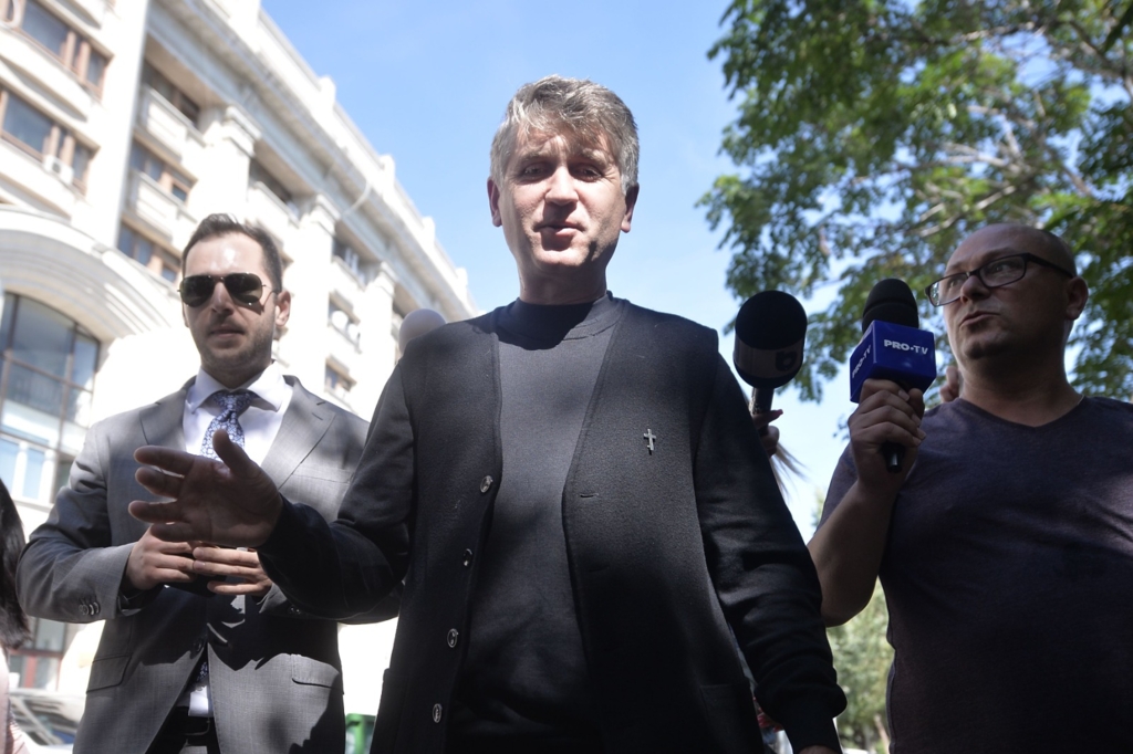 Cristian Pomohaci a fost pus în arest preventiv pentru pornografie infantilă