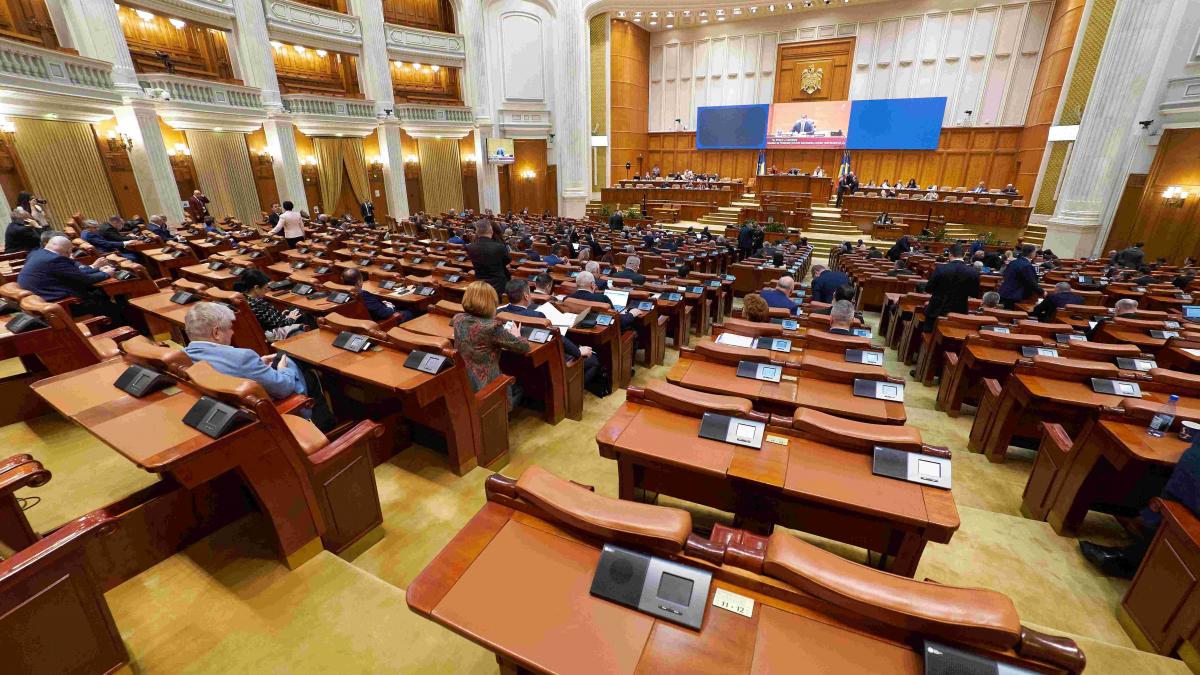 Calendarul audierilor pentru Guvernul Mureșan: Programul miniștrilor propuși de Parlament