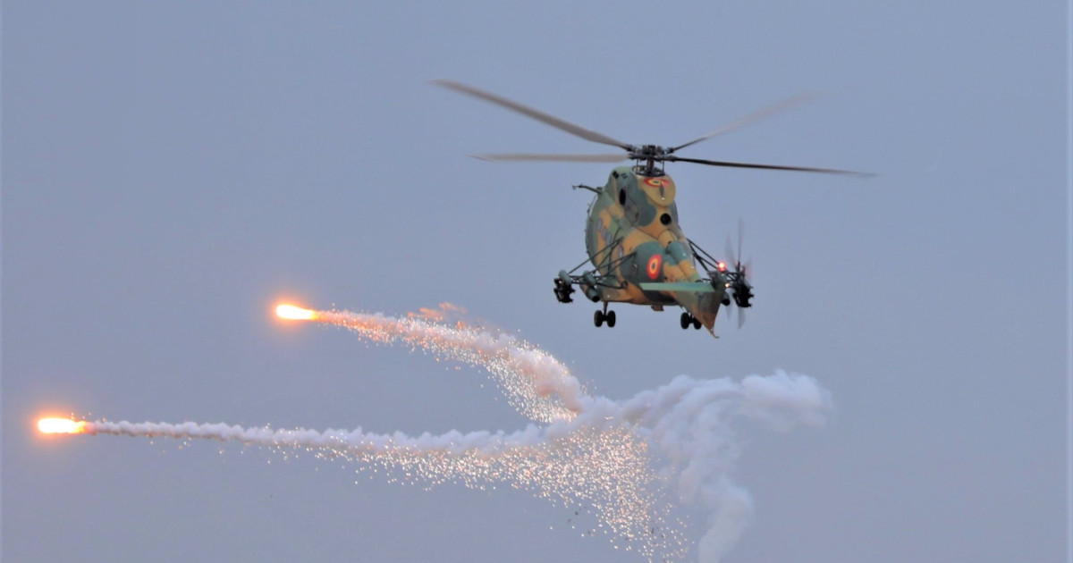 Dronă detectată în spațiul aerian al României: avioane de vânătoare și un elicopter militar au fost ridicate în aer
