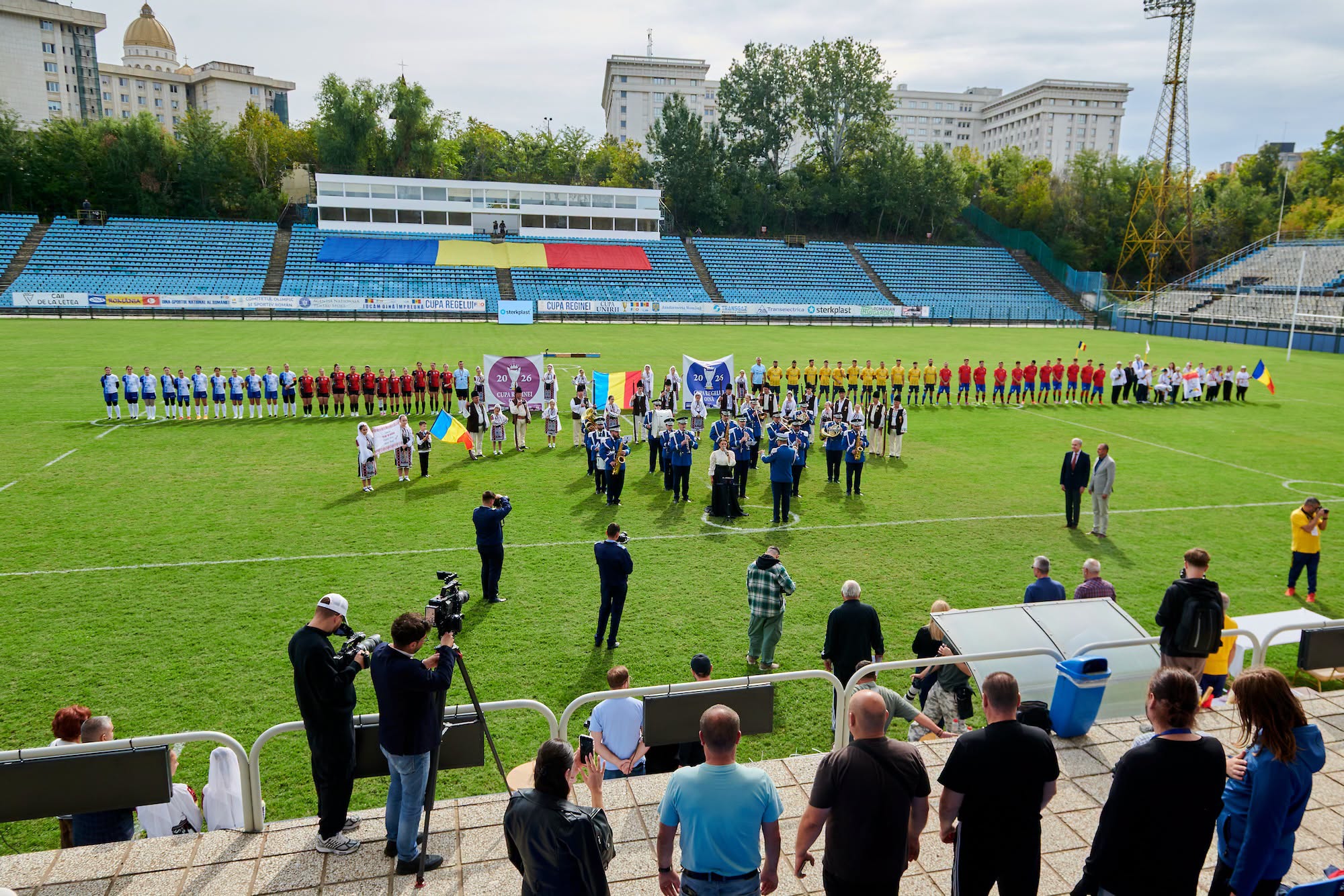Stadionul Cotroceni, o arenă de legendă aflată în degradare, găzduiește competiții cu limitări de spectatori