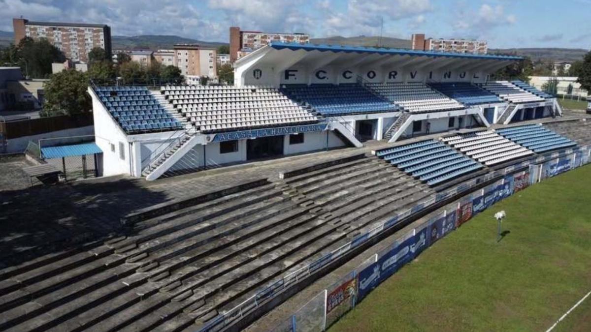 Demolarea stadionului Corvinul din Hunedoara: semnat contract pentru lucrările de pregătire a terenului
