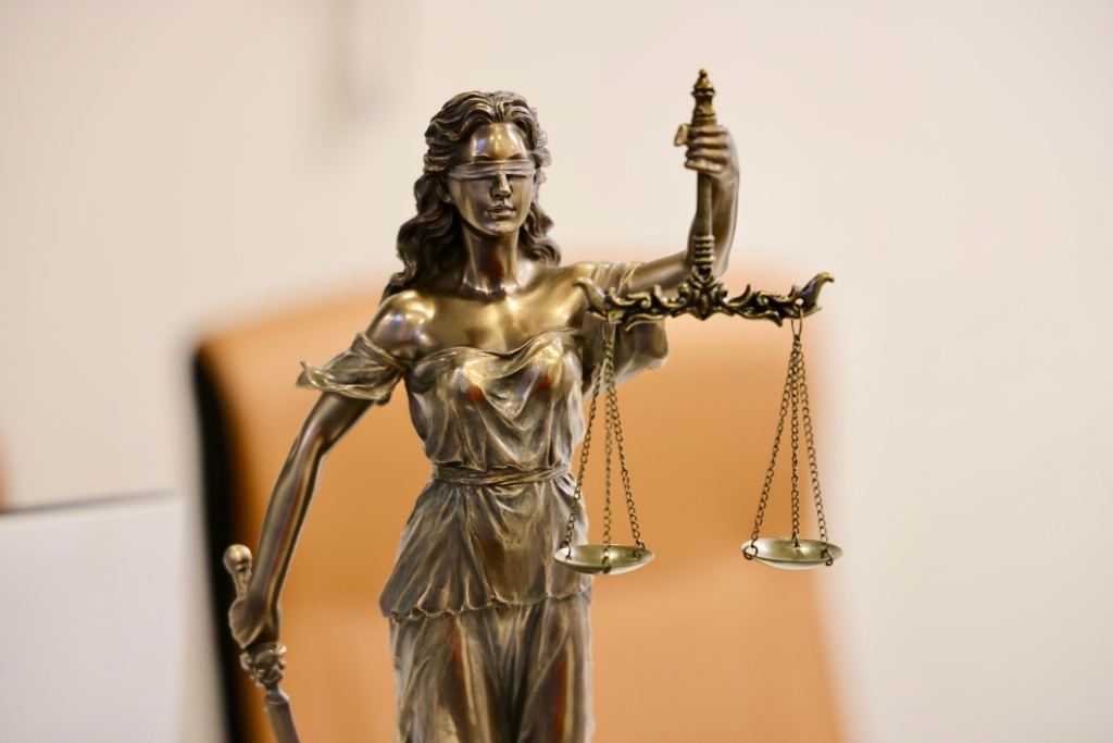 Excludere definitivă din magistratură pentru o judecătoare de la Galați după amânări masive de dosare
