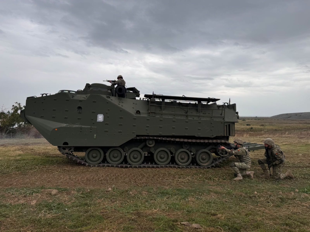 Consolidarea securității NATO pe Marea Neagră: Primele nouă vehicule amfibii de asalt au ajuns în România