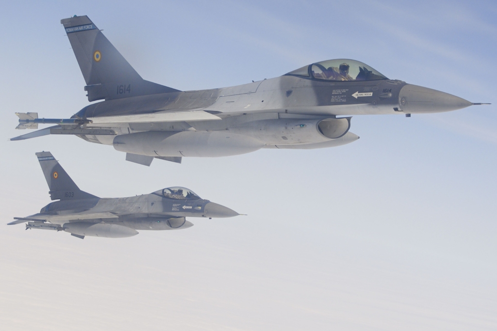 România primește un avion F-16 suplimentar de la Norvegia ca compensare pentru întârzierile de livrare