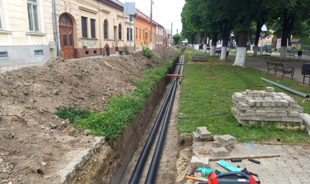 Pecica introduce încălzirea geotermală pentru 13 clădiri publice după o întârziere de trei ani