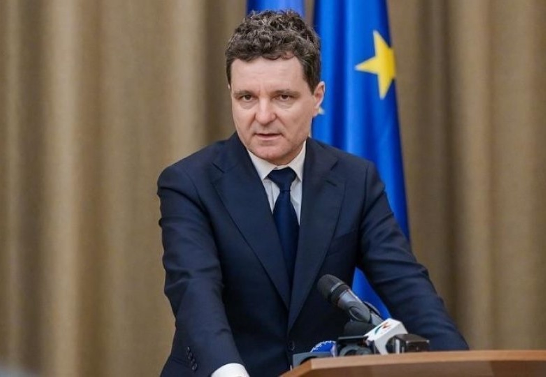 Nicușor Dan solicită partidelor depășirea intereselor politice pentru încheierea crizei guvernamentale