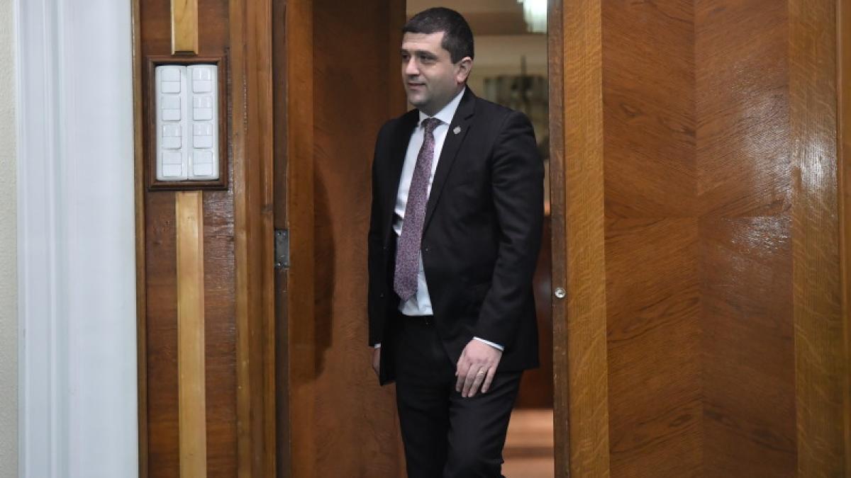 MApN justifică prezența celor trei generali la audierile parlamentare ale ministrului interimar Radu Miruță