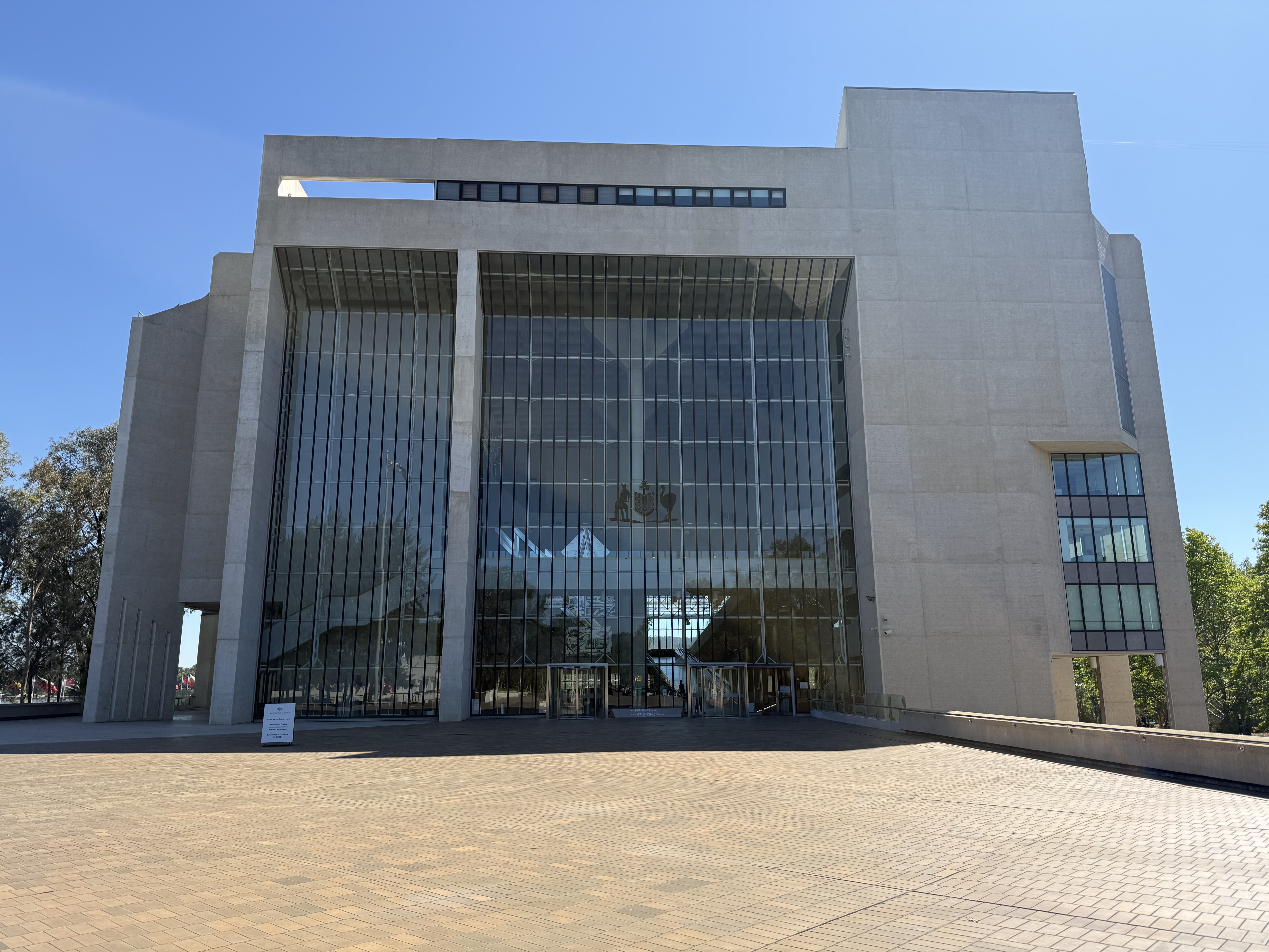 Guvernul sesizează CCR pentru un conflict de natură constituțională cu Înalta Curte de Casație și Justiție
