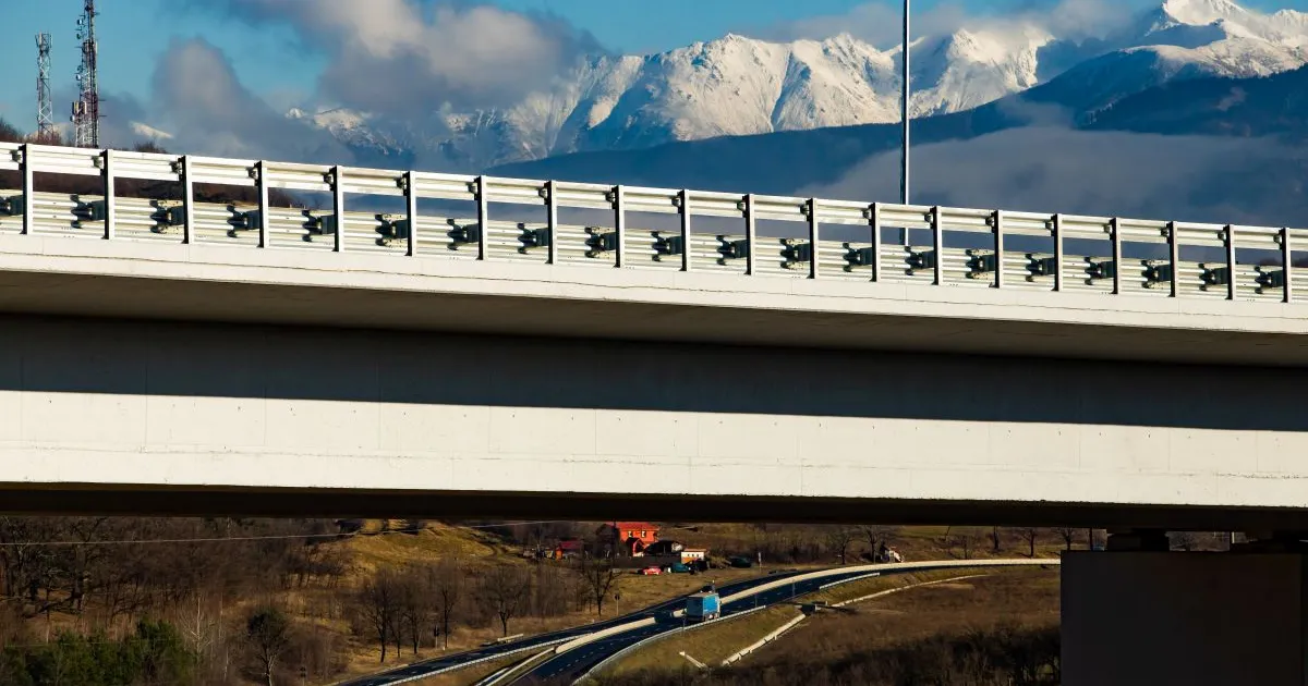 Costuri record pentru secțiunea montană a autostrăzii A8: 40 de milioane de euro pe kilometru
