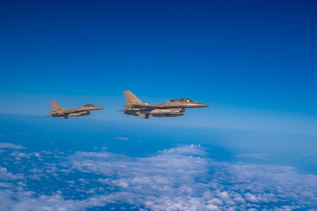 Aeronave F-18 spaniole ridicate în alertă după detectarea unei ținte aeriene lângă granița României