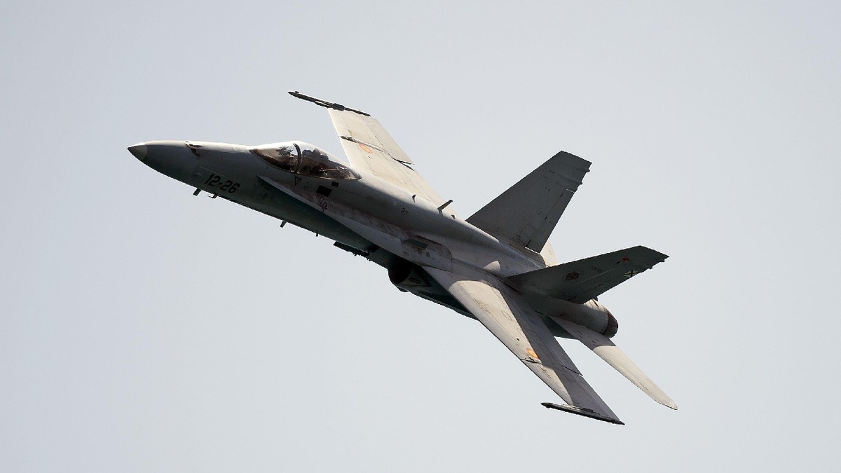 Alertă aeriană la granița României: două avioane F-18 spaniole au fost ridicate de la sol