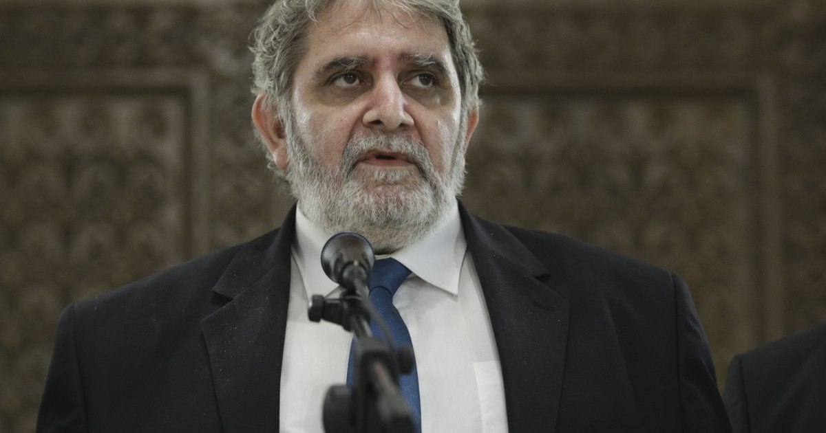 Varujan Pambuccian: Parlamentarii trebuie să decidă independent de directivele partidelor