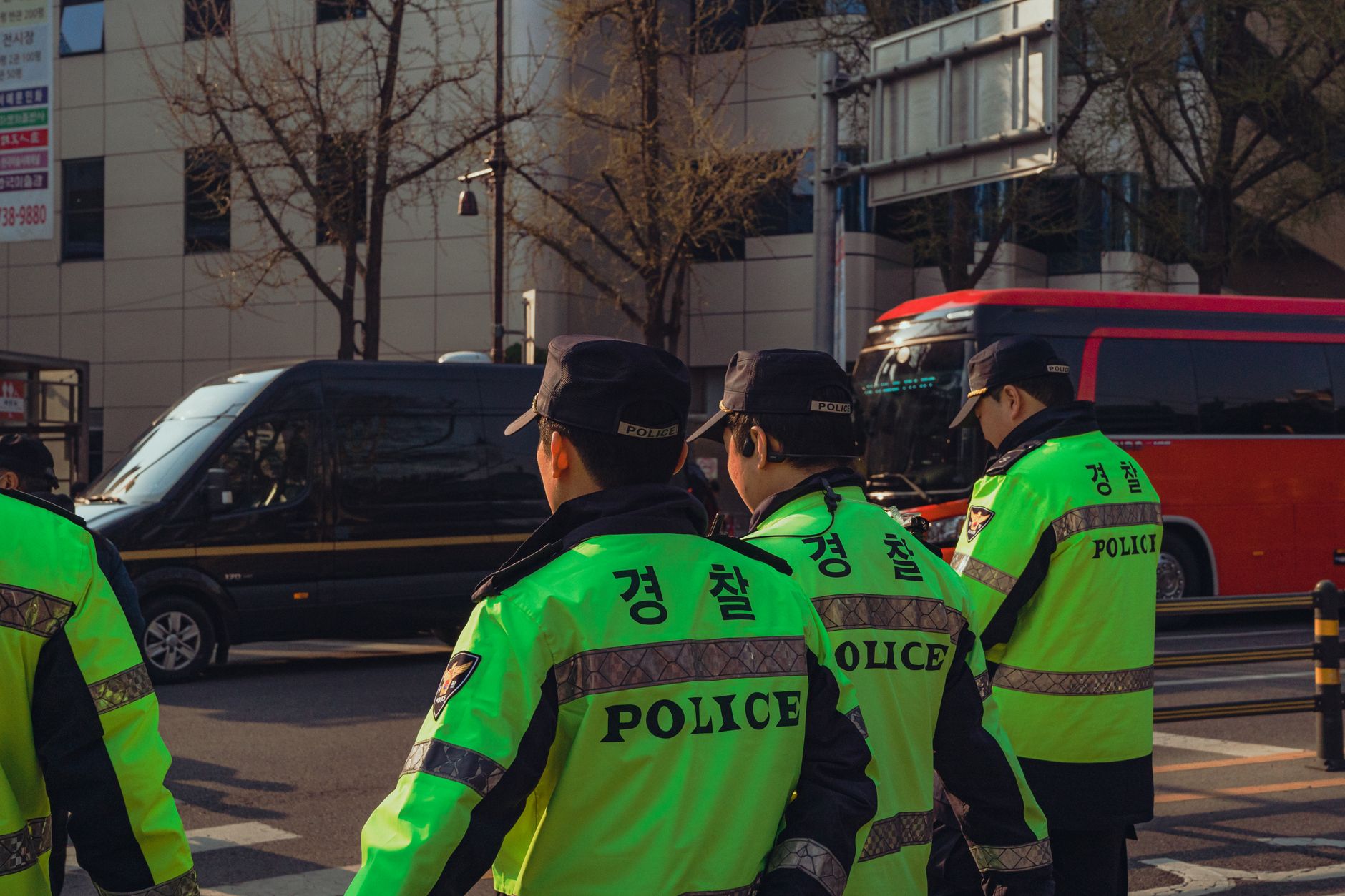 Acțiune DNA la Vama Halmeu: șefii Poliției de Frontieră și ai Vămii sunt reținuți pentru corupție