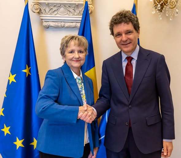 Consolidarea relațiilor diplomatice între România și SUA prin intermediul programelor educaționale FLEX