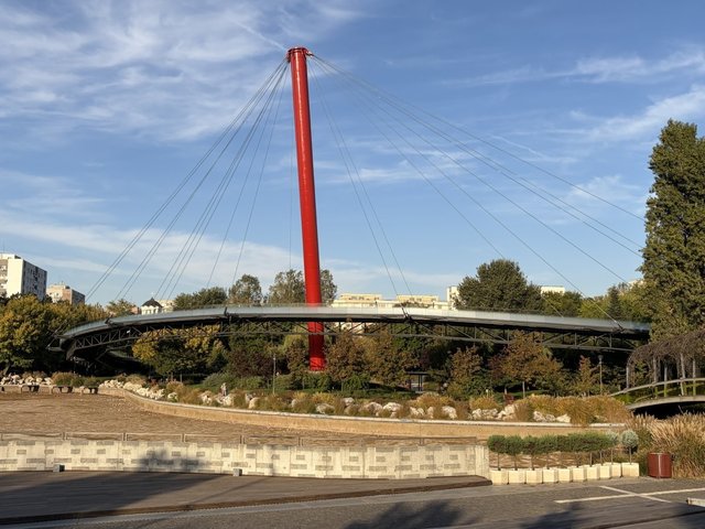 Reparații pentru pasarela hobanată din Parcul Drumul Taberei: intervenții de întreținere de 3,55 milioane de lei