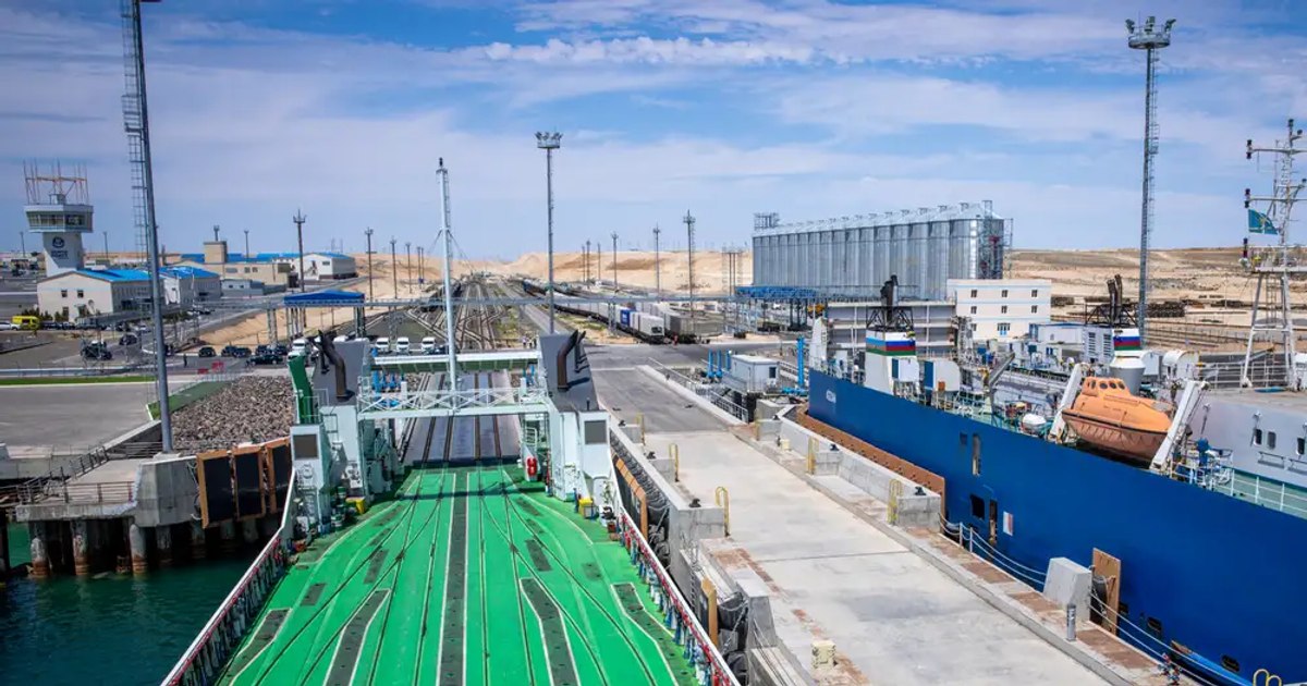 Securitatea Coridorului de Mijloc este pusă la încercare după atacul asupra navelor comerciale din Marea Neagră
