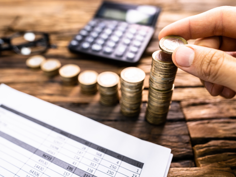 Riscul de regres fiscal în România: Impactul schimbării de guvern asupra deficitului bugetar