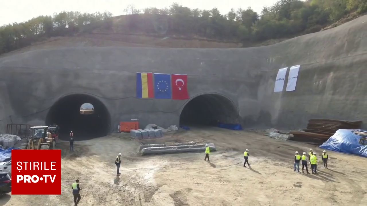 Progres la autostrada Sibiu-Pitești: a fost finalizată străpunerea ambelor galerii ale tunelului Boița 1