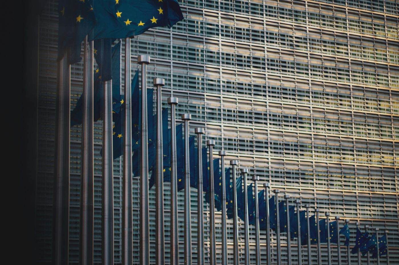 Uniunea Europeană evaluează introducerea unei taxe comune pe profiturile excepționale ale companiilor de energie