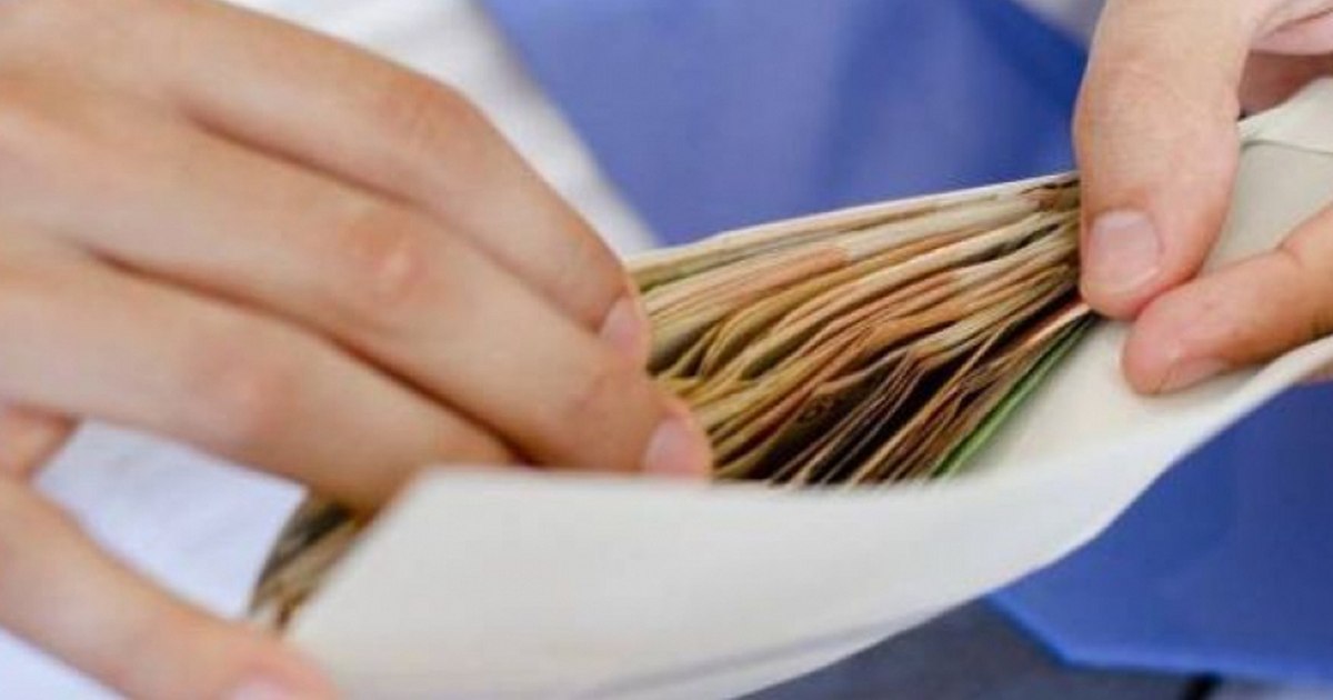 Dosar de corupție la Universitatea din Pitești: Doi profesori reținuți pentru luare de mită